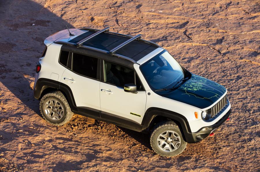  Jeep Renegade Commander Concept 2016 года  (фото 11 из 15)